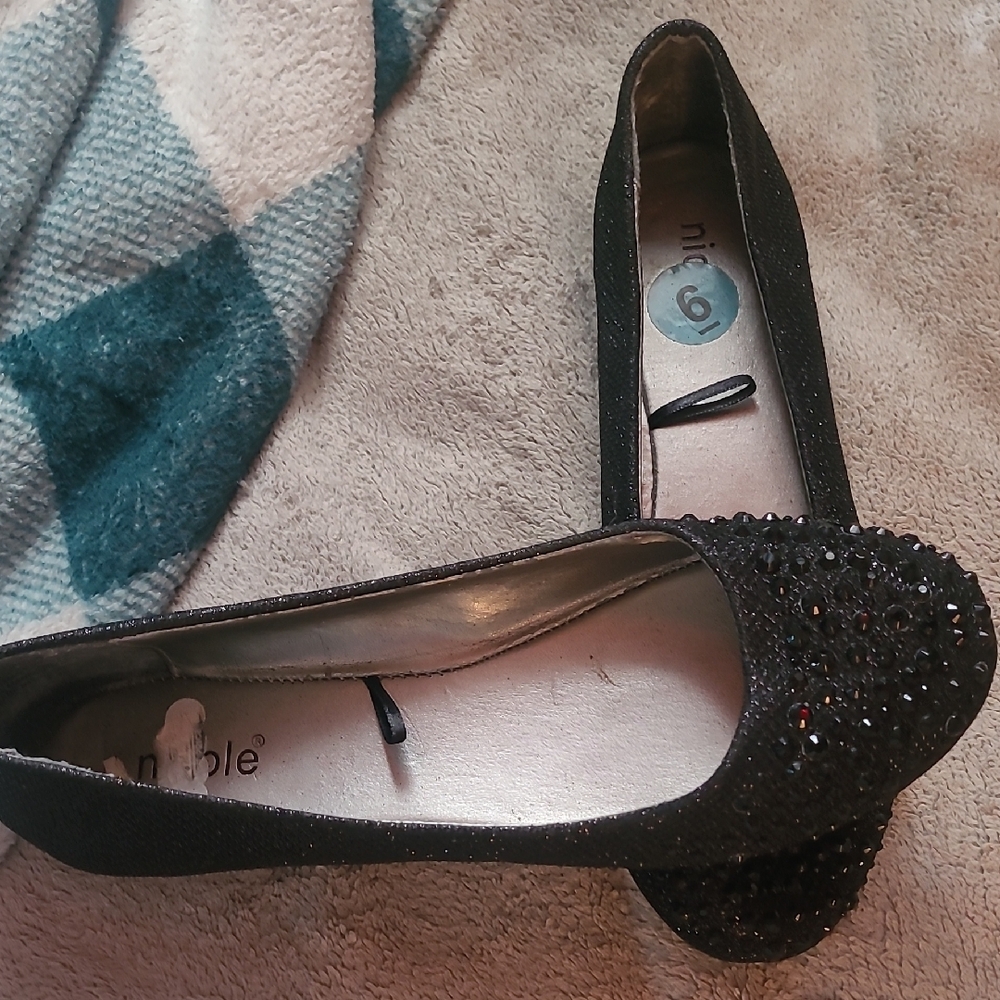 Nicole Black Embellished Flats - Picture 4 of 6